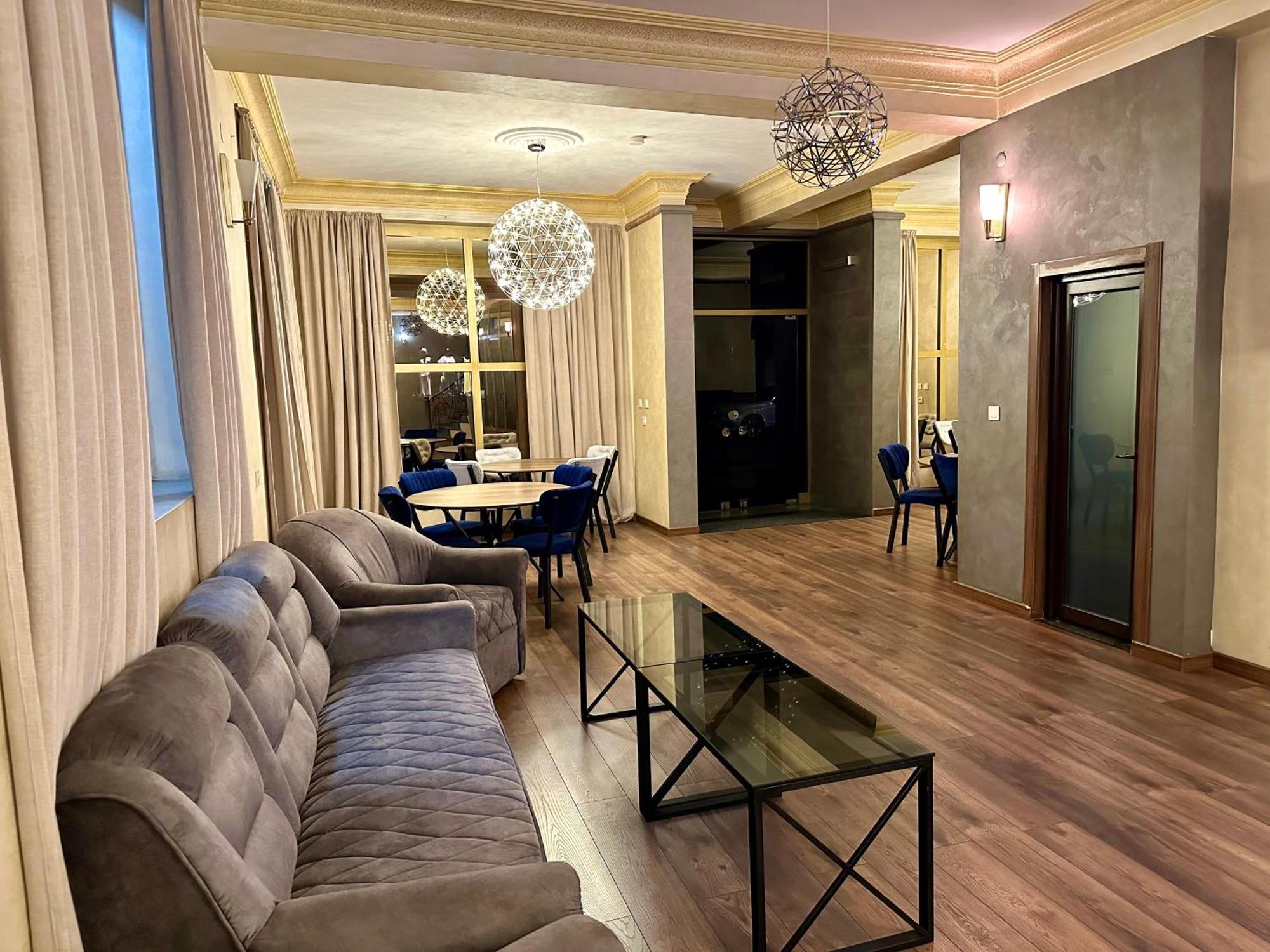 Hotel Tsereteli Batumi Eksteriør billede
